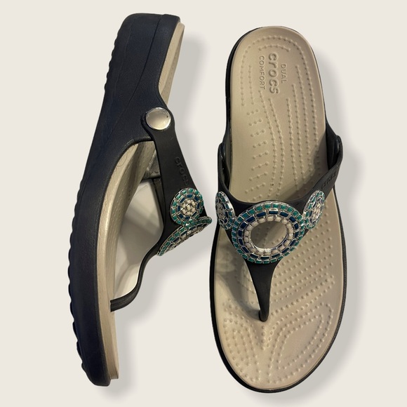 Crocs Dual Comfort Sandals women’s size 9